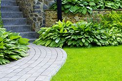 Мощение дорожек и площадок с использованием природного камня   в Кемерово