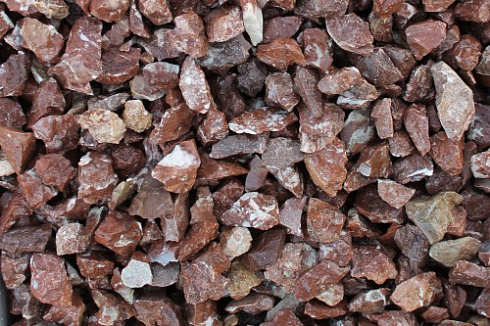 Kamenclub.ru: Мраморная крошка (щебень крошка розовый) фр. 40-70 мм.  купить в Кемерово мрамр розовый, красный мраморный декоративный 11000 руб/т   фото КАМЕНЬ КЛУБ