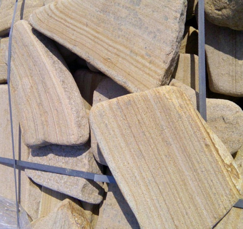 Kamenclub.ru: Песчаник пластушка галтованный желтый с рисунком (3 см)  купить в Кемерово плитняк - пластушка желтый песчаник 21000 руб/м3   фото КАМЕНЬ КЛУБ