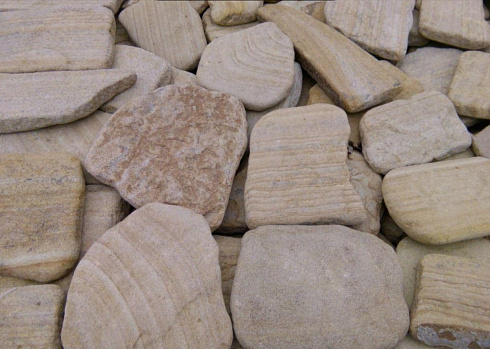 Kamenclub.ru: Песчаник пластушка галтованный желтый с рисунком (3 см)  купить в Кемерово плитняк - пластушка желтый песчаник 21000 руб/м3   фото КАМЕНЬ КЛУБ