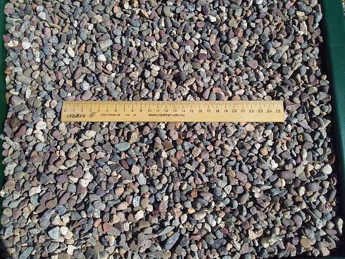 Kamenclub.ru: Галька речная окат цветная фр.5-10 мм. купить  в Кемерово галька речная белый, серый, красноватый, синий, темно-серый речная окатанная галька декоративная 6800 руб/т   фото КАМЕНЬ КЛУБ