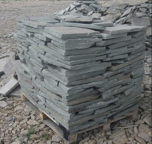 Kamenclub.ru: Песчаник пластушка серо-зеленый (1,5 см)  купить в Кемерово плитняк - пластушка серо-зеленый, серый, зеленый пластушка рваная ландшафтная колотая 10200 руб/м3   фото КАМЕНЬ КЛУБ