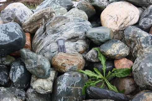 Kamenclub.ru: Ландшафтные валунчики фр.100-500 мм.  купить в Кемерово крупный природный камень серый, темно-серый, светло-серый речной валун крупный 4800 руб/т   фото КАМЕНЬ КЛУБ