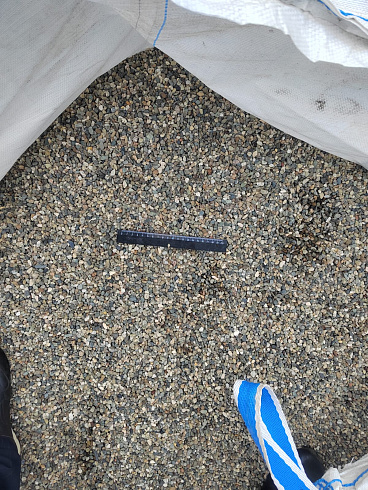 Kamenclub.ru: Галька речная окат (серая) фр.5-10 мм купить  в Кемерово галька речная серая, серый, темно-серый, светло-серый, коричневый речная окатанная галька декоративная ландшатфная 5000 руб/т   фото КАМЕНЬ КЛУБ