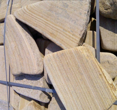 Kamenclub.ru: Песчаник пластушка галтованный желтый с рисунком (3 см)  купить в Кемерово плитняк - пластушка желтый песчаник 21000 руб/м3   фото КАМЕНЬ КЛУБ