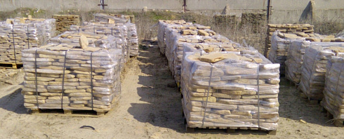 Kamenclub.ru: Песчаник пластушка галтованный желтый с рисунком (3 см)  купить в Кемерово плитняк - пластушка желтый песчаник 21000 руб/м3   фото КАМЕНЬ КЛУБ