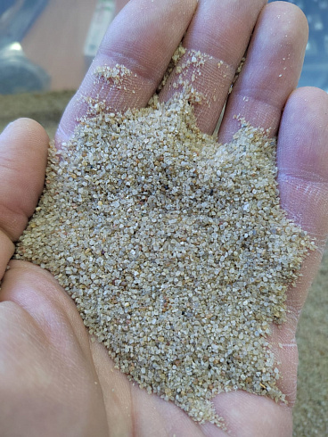 Кварцевый песок для площадок фр. 0,3 - 1 мм.  купить в Кемерово фото Камень Клуб