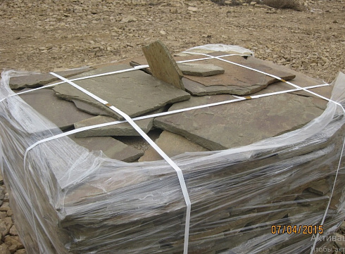 Kamenclub.ru: Песчаник пластушка серо-зеленый (4,0 см- 5,0 см)  купить в Кемерово песчаник серо-зеленый, серый, зеленый песчаник рваный ландшафтный колотый 9000 руб/м3   фото КАМЕНЬ КЛУБ