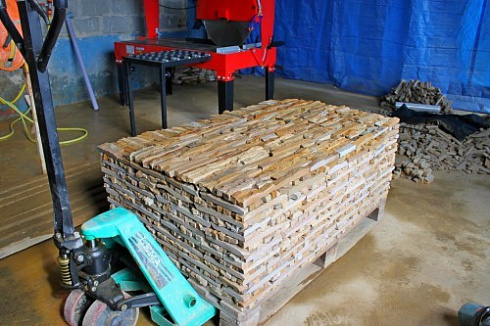 Kamenclub.ru: Песчаник (лапша) art PSG-3-01  купить в Кемерово    2300 руб/кв.м   фото КАМЕНЬ КЛУБ