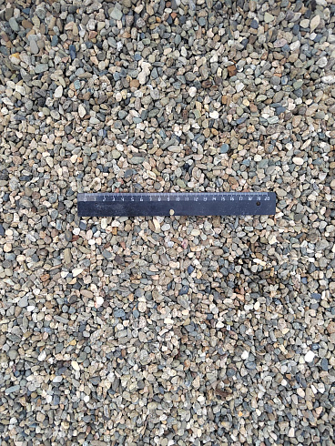 Kamenclub.ru: Галька речная окат (серая) фр.5-10 мм купить  в Кемерово галька речная серая, серый, темно-серый, светло-серый, коричневый речная окатанная галька декоративная ландшатфная 5000 руб/т   фото КАМЕНЬ КЛУБ