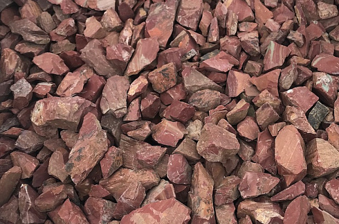 Kamenclub.ru: Щебень крошка красный (ЯШМА) фр. 10-20 мм.  купить в Кемерово яшма красный, бордовый, оранжевый, рыжий декоративный каменный ландшафтный щебень колотый 9000 руб/т   фото КАМЕНЬ КЛУБ