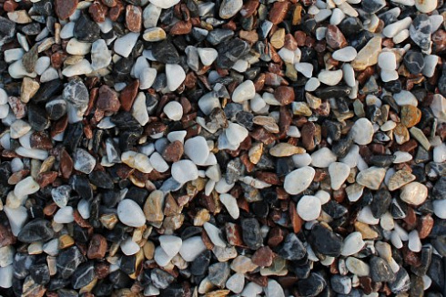 Kamenclub.ru: Мраморная крошка (щебень галтованный микс:: серый-зеленый-розовый) фр.10-20 мм.  купить в Кемерово мрамор серый, зеленый, розовый щебень окатанный округлый декоративный ландшафтный 15500 руб/т   фото КАМЕНЬ КЛУБ