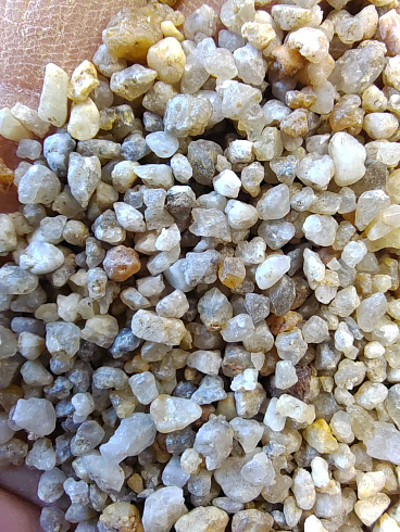 Кварцевый песок сухой фракцинированный фр. 1,6-4 мм.  купить в Кемерово фото Камень Клуб