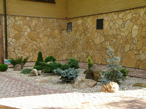 Kamenclub.ru: Песчаник пластушка желтый с разводом под дерево (2 см)  купить в Кемерово плитняк желтый с разводами, желтый, рыжий, серый песчаник пластушка рваная ландшафтная 11 000 руб/м3   фото КАМЕНЬ КЛУБ