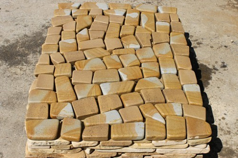 Kamenclub.ru: Песчаник брусчатка (Готика) art PSG-L-01  купить в Кемерово    2300 руб/кв.м   фото КАМЕНЬ КЛУБ