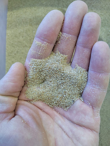 Кварцевый песок для площадок фр. 0,16-0,63 мм.  купить в Кемерово фото Камень Клуб