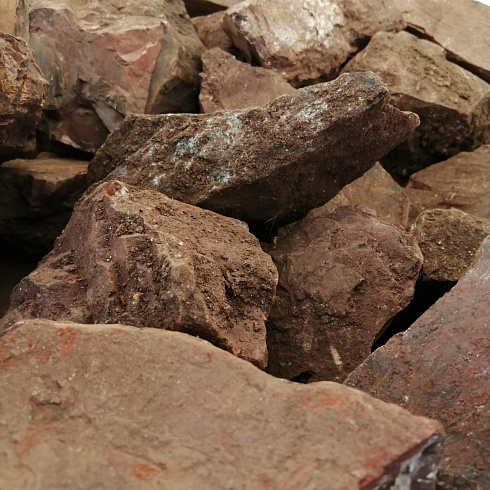 фото Яшма красная  (фр. 70-100 мм)  купить в Кемерово в интернет-портале КАМЕНЬ КЛУБ