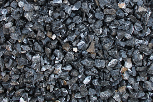 Kamenclub.ru: Щебень крошка черный (мрамор) фр. 20-40 мм.  купить в Кемерово мрамор черный с белыми прожилками мраморная каменная крошка 11000 руб/т   фото КАМЕНЬ КЛУБ