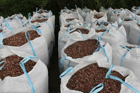 Kamenclub.ru: Мраморная крошка (щебень крошка розовый) фр. 10-20 мм.  купить в Кемерово мрамор розовый, красный каменная декоративная крошка ландшафтная 11000 руб/т   фото КАМЕНЬ КЛУБ