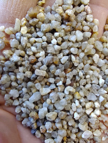 Кварцевый песок для площадок фр. 2-5 мм.  купить в Кемерово фото Камень Клуб