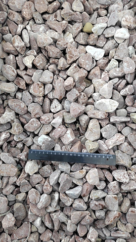 Kamenclub.ru: Мраморная крошка (щебень галтованный розовый) фр.20-40 мм.  купить в Кемерово мрамор розовый, красный оголтованный округлый щебень  15000 руб/т   фото КАМЕНЬ КЛУБ