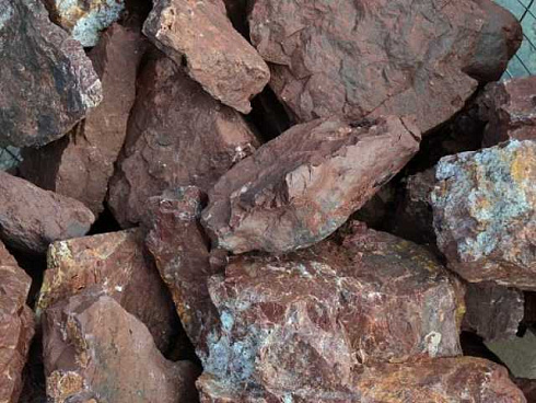 Kamenclub.ru: Щебень крошка красный (ЯШМА) фр. 5-10 мм.  купить в Кемерово крошка каменная яшмы красный, бордовый, темно-красный декоративная крошка ландшафтная каменная яшмоидная 8500 руб/т   фото КАМЕНЬ КЛУБ