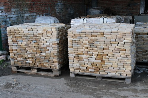 Kamenclub.ru: Песчаник брусчатка (Готика) art PSG-L-01  купить в Кемерово    2300 руб/кв.м   фото КАМЕНЬ КЛУБ