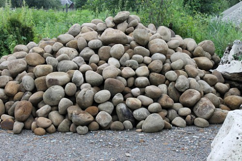 Kamenclub.ru: Песчаник ядра, фр. 100-300 мм  купить в Кемерово песчаник бежевый серый рыжий речная галька 5 000 руб/т   фото КАМЕНЬ КЛУБ