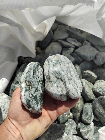 фото Галтованный жадеит (фр. 70-100 мм)  купить в Кемерово в интернет-портале КАМЕНЬ КЛУБ