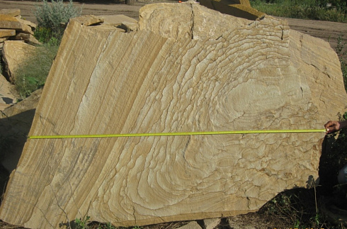 Kamenclub.ru: Форматный камень (плаха) пошаговая дорожка от 70-150 см (4 -12 см)  купить в Кемерово плитняк  форматный плаха желтый песчаник 9 000 руб/т   фото КАМЕНЬ КЛУБ
