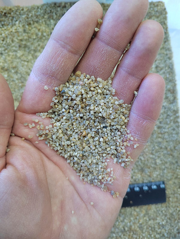 Кварцевый песок для площадок фр. 0,8 - 2 мм.  купить в Кемерово фото Камень Клуб