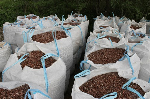 Kamenclub.ru: Мраморная крошка (щебень крошка розовый) фр. 20-40 мм.  купить в Кемерово мрамор розовый, красный мраморная крошка декоративная 11000 руб/т   фото КАМЕНЬ КЛУБ