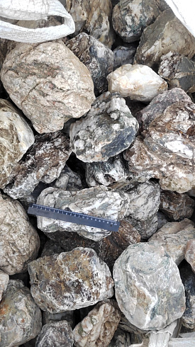 Kamenclub.ru: Кварцевый валунчик фр.100-300 мм.  купить в Кемерово кварц белый, бежевый молочный рыжий крупный природный камень галечник 7850 руб/т   фото КАМЕНЬ КЛУБ