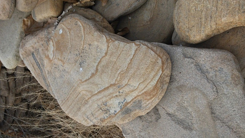 Kamenclub.ru: Песчаник пластушка галтованный желтый с рисунком (3 см)  купить в Кемерово плитняк - пластушка желтый песчаник 21000 руб/м3   фото КАМЕНЬ КЛУБ