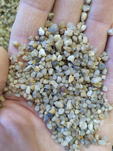 Кварцевый песок сухой фракцинированный фр. 1,6-4 мм.  купить в Кемерово фото Камень Клуб