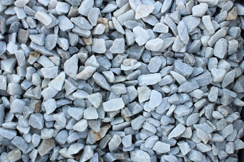 Kamenclub.ru: Мраморная крошка, щебень, цвет-белый,  фр. 20-40 мм.  купить в Кемерово мрамор белый молочный слоновая кость айвори  мраморная крошка ландшафтная 12000 руб/т   фото КАМЕНЬ КЛУБ