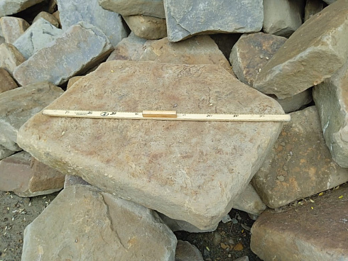 Kamenclub.ru: Песчаник для мощения дорожек, площадок, парковок ( фр 5-10 см)  купить в Кемерово песчаник  серый желтый коричневый рыжий песчаник оголтованный окатанный 6500 руб/т   фото КАМЕНЬ КЛУБ