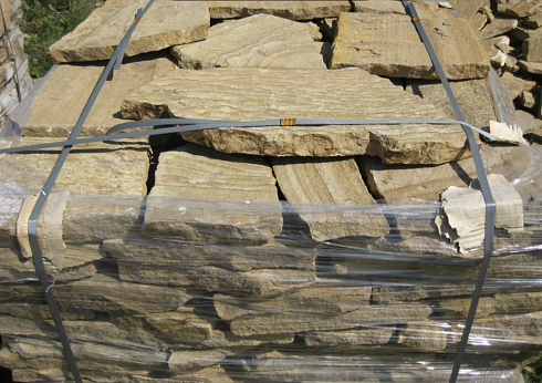 Kamenclub.ru: Песчаник пластушка желтый с рисунком (3 см)  купить в Кемерово песчаник желтый с рисунком, рыжий, желтый песчаник пластушка ландшафтная рваная 8 500 руб/м3   фото КАМЕНЬ КЛУБ