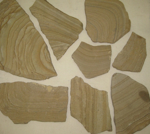 Kamenclub.ru: Песчаник пластушка желтый с разводом под дерево (2 см)  купить в Кемерово плитняк желтый с разводами, желтый, рыжий, серый песчаник пластушка рваная ландшафтная 11 000 руб/м3   фото КАМЕНЬ КЛУБ