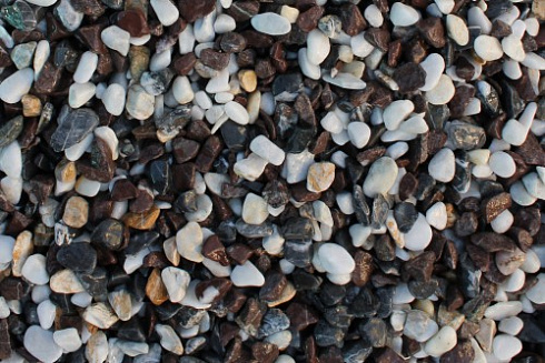 Kamenclub.ru: Мраморная крошка (щебень крошка микс : белый-черный-розовый) фр. 5-10 мм.  купить в Кемерово мрамор белый, черный, розовый, разноцветный микс декоративная мраморная каменная крошка 12000 руб/т   фото КАМЕНЬ КЛУБ