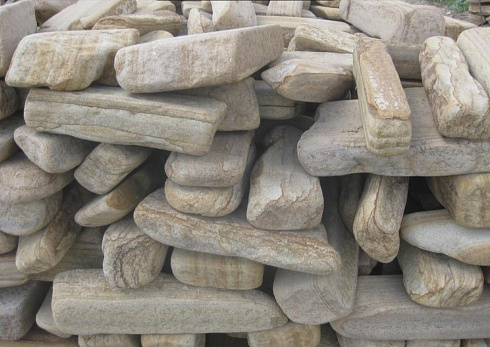 Kamenclub.ru: Песчаник пластушка галтованный желтый с рисунком (3 см)  купить в Кемерово плитняк - пластушка желтый песчаник 21000 руб/м3   фото КАМЕНЬ КЛУБ