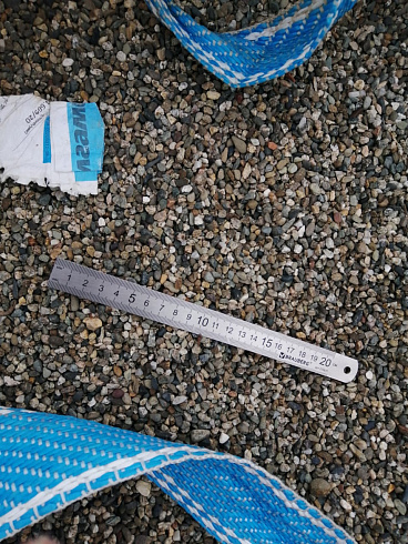 Kamenclub.ru: Галька речная окат (серая) фр.3-5 мм купить  в Кемерово галька речная серая бежевый темно-серый окатанный речной камень округлый 9500 руб/т   фото КАМЕНЬ КЛУБ