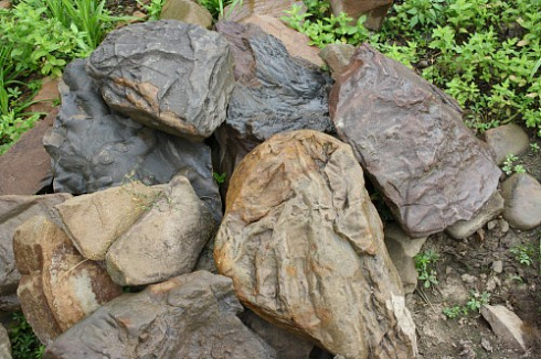Kamenclub.ru: Песчаник декоративный ландшафтный (фр. 300-500 мм)  купить в Кемерово песчаник желтый рыжий серый зеленый валун речной окатанный природный песчаника 4 500 руб/т   фото КАМЕНЬ КЛУБ