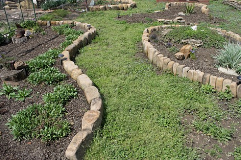 Kamenclub.ru: Песчаник для строительства и кладки блочный (фр 100-200 мм)  купить в Кемерово песчаник бежевый серый рыжий валун мелкий для строительства песчаник 6500 руб/т   фото КАМЕНЬ КЛУБ