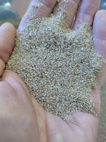 Кварцевый песок для площадок фр. 0,3 - 1 мм.  купить в Кемерово фото Камень Клуб