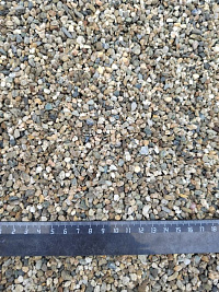 Kamenclub.ru: Галька речная окат (серая) фр.3-5 мм купить  в Кемерово галька речная серая бежевый темно-серый окатанный речной камень округлый 9500 руб/т   фото КАМЕНЬ КЛУБ