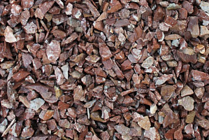 Kamenclub.ru: Мраморная крошка (щебень крошка розовый) фр. 10-20 мм.  купить в Кемерово мрамор розовый, красный каменная декоративная крошка ландшафтная 11000 руб/т   фото КАМЕНЬ КЛУБ