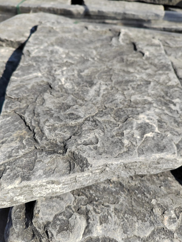 Kamenclub.ru: Песчаник галтованный для облицовки (фр. 2-5 см)  купить в Кемерово песчник рыжий желтый серый песчаник окатанный речной 6 000 руб/т   фото КАМЕНЬ КЛУБ