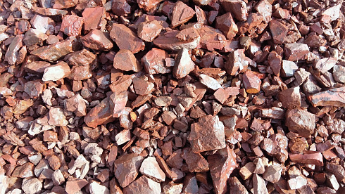 Kamenclub.ru: Щебень крошка красный (ЯШМА) фр. 5-10 мм.  купить в Кемерово крошка каменная яшмы красный, бордовый, темно-красный декоративная крошка ландшафтная каменная яшмоидная 8500 руб/т   фото КАМЕНЬ КЛУБ