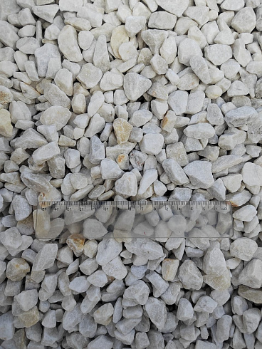 Kamenclub.ru: Мраморная крошка, щебень, цвет-белый, фр. 10-20 мм.  купить в Кемерово мрамор белый, молочный айвори каменная ландшафтная декоративная крошка шебня 12000 руб/т   фото КАМЕНЬ КЛУБ